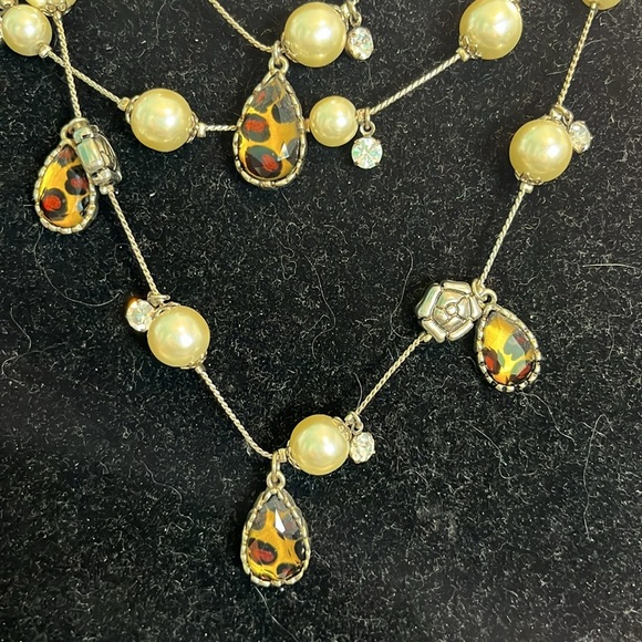 Betsey Johnson Tiered Necklace Leopard Pearls Rose Charms Lobster Clasp 3 Tiers - Picture 3 of 6